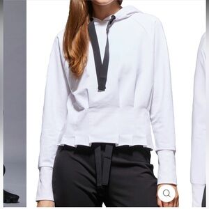 ⭐️EUC⭐️ Urban Savage Women's White Hoodie w black ties Size L